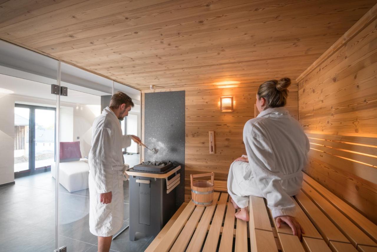 Chalet-Ferienwohnung Giebeltraum, 115 Qm, Wellness/Fitness/Sauna - Bergroedelhof Feilitzsch Exterior foto